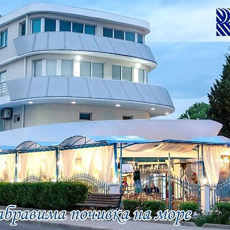 Семеен Хотел "Кораб Ренеса" Ravda Exterior foto